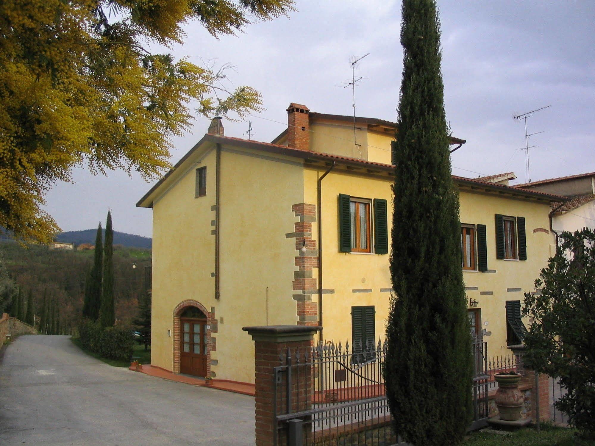 Hotel Il Piastrino Vinci Esterno foto