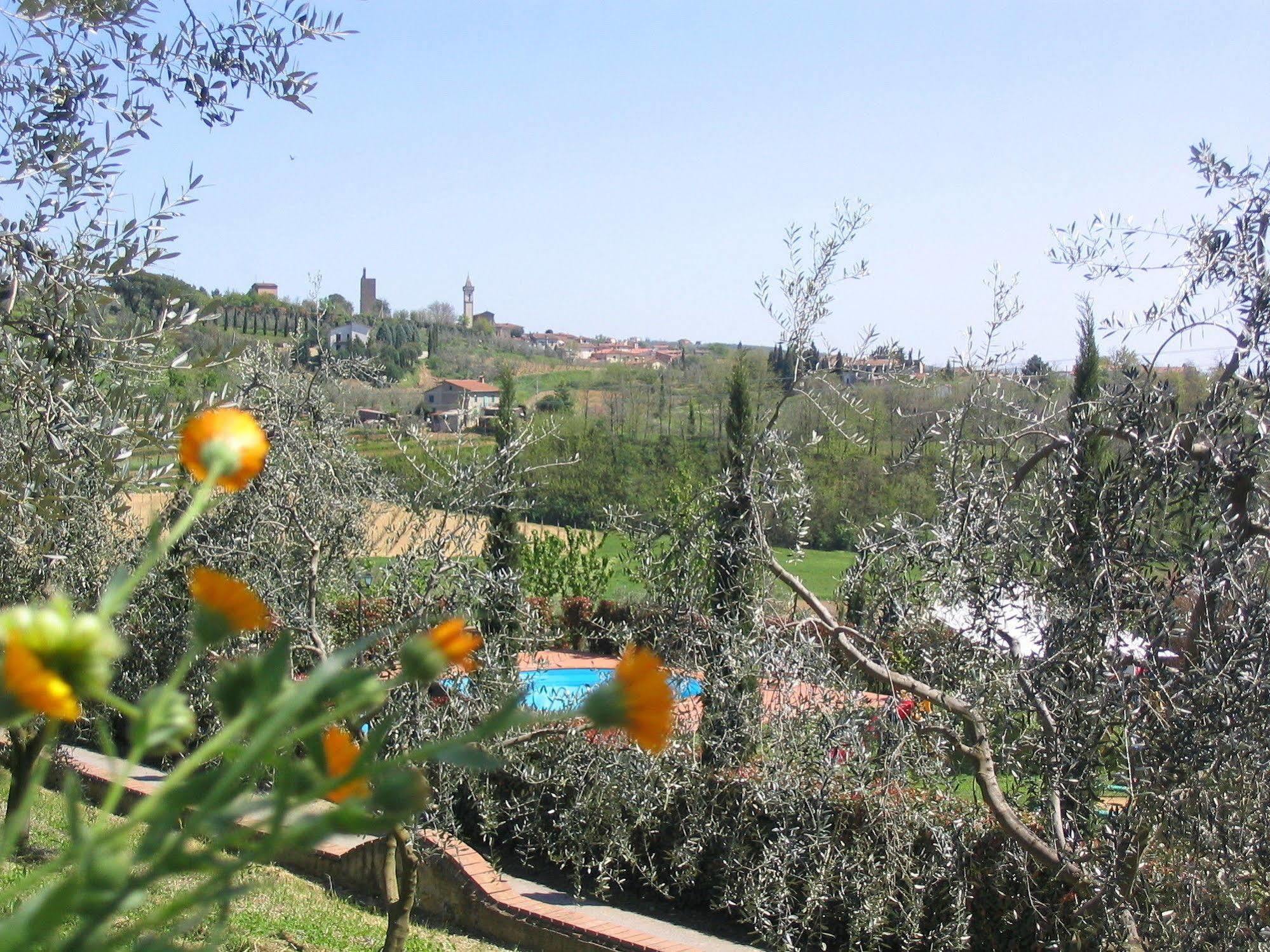 Hotel Il Piastrino Vinci Esterno foto